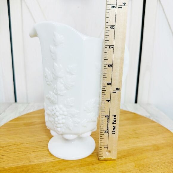 Westmoreland Vintage Grapes and Leave 9 Panel Milk Glass Pitcher White - Picture 11 of 11